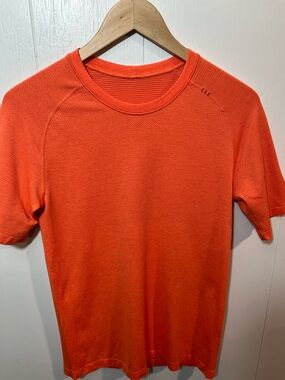 Lululemon Mens Metal Vent SS size XS